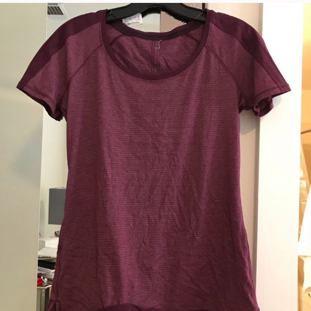 Lululemon Maroon T-Shirt